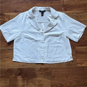 Cropped collared textured blouse